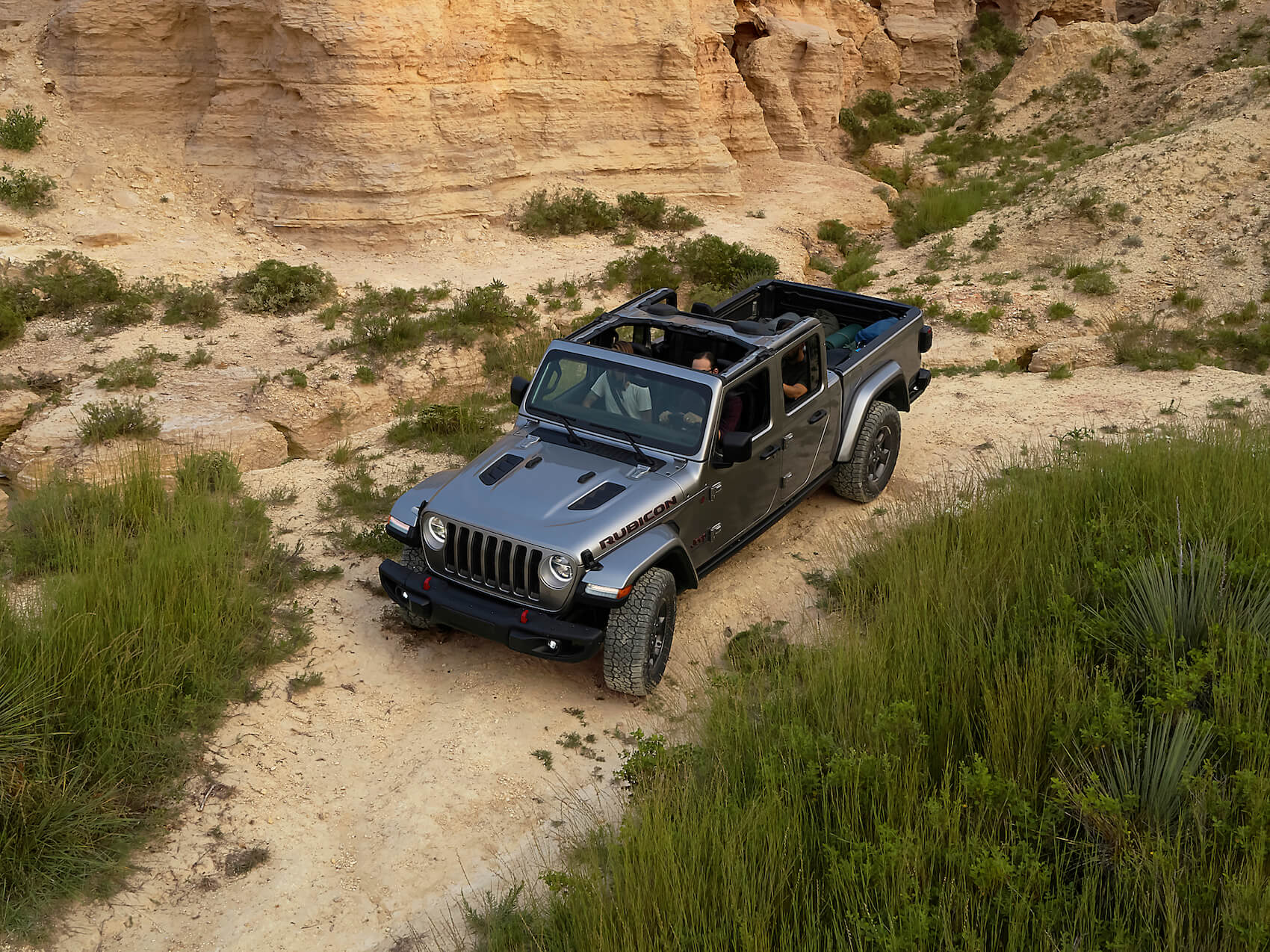 2021 Jeep Gladiator comfort and convenience