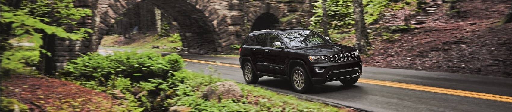 2022 Jeep Grand Cherokee in Black Snipped