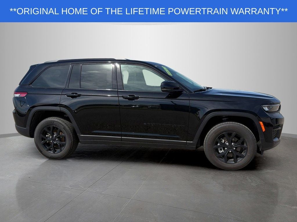 2025 Jeep Grand Cherokee Laredo