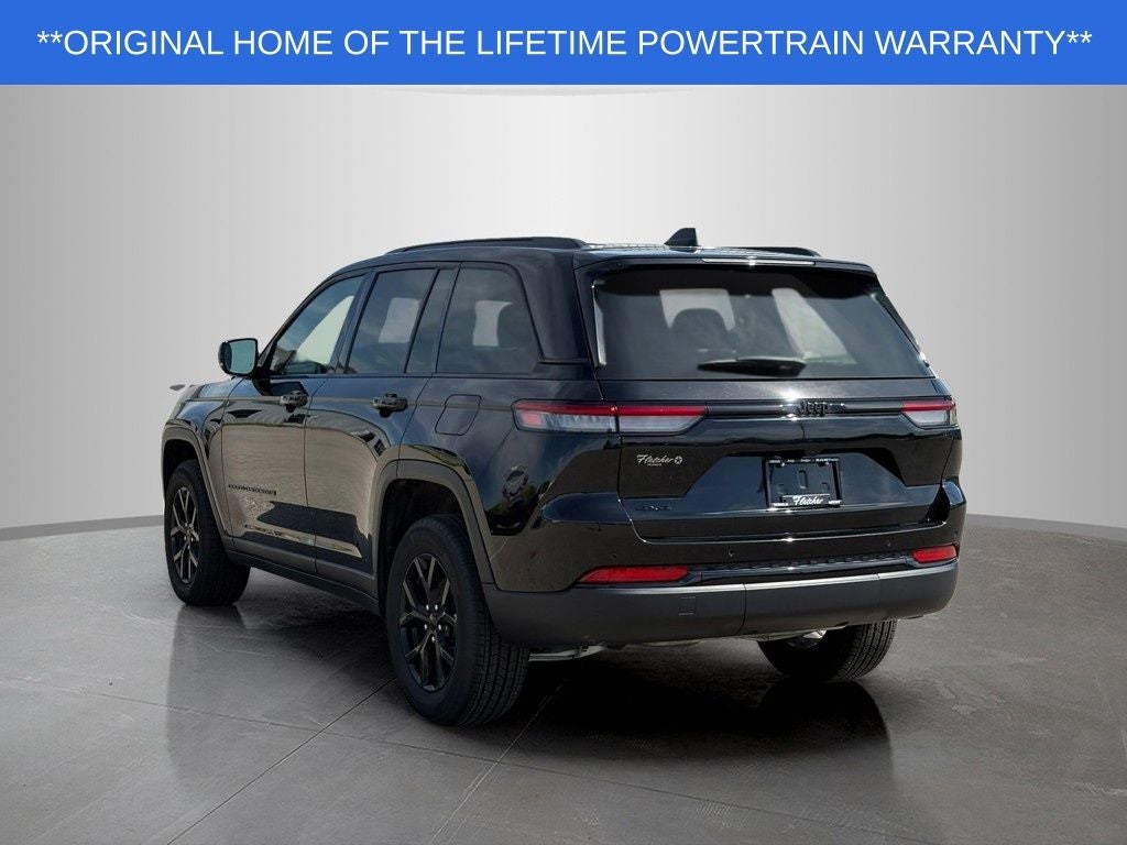 2025 Jeep Grand Cherokee Laredo