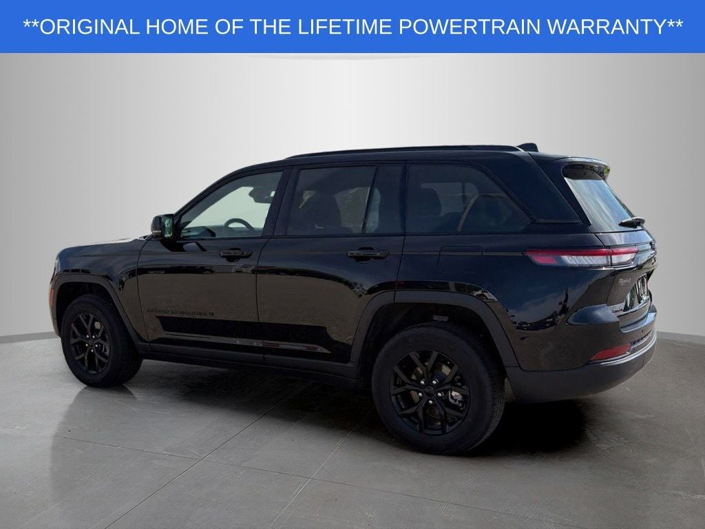 2025 Jeep Grand Cherokee Laredo