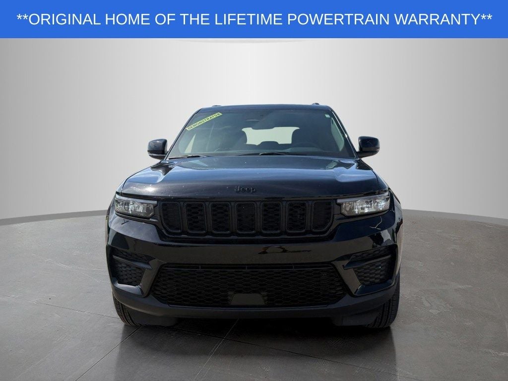 2025 Jeep Grand Cherokee Laredo