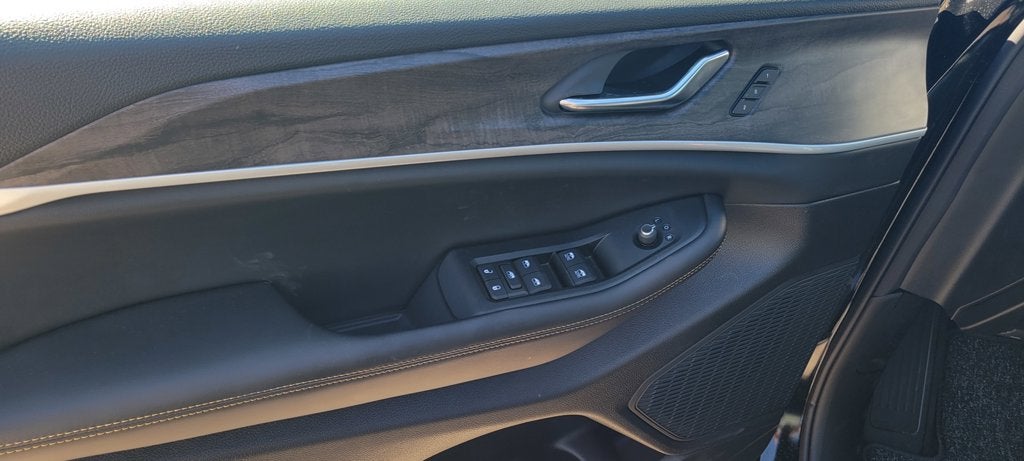 2026 Jeep Grand Cherokee Base