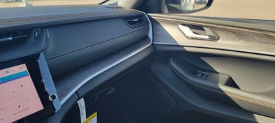 2026 Jeep Grand Cherokee Base