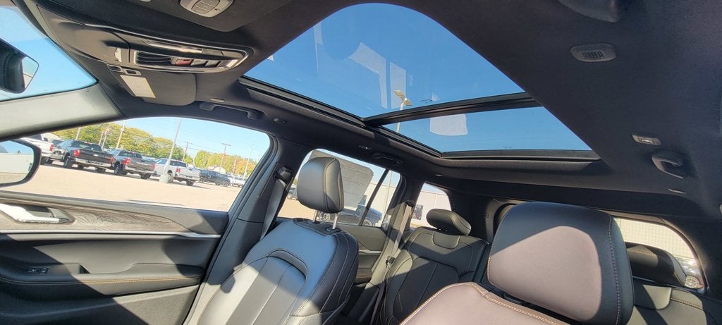 2026 Jeep Grand Cherokee Base