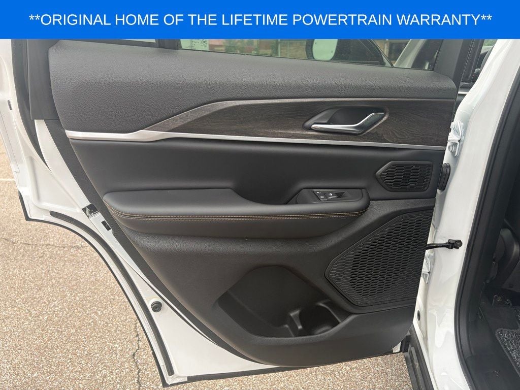 2026 Jeep Grand Cherokee Base