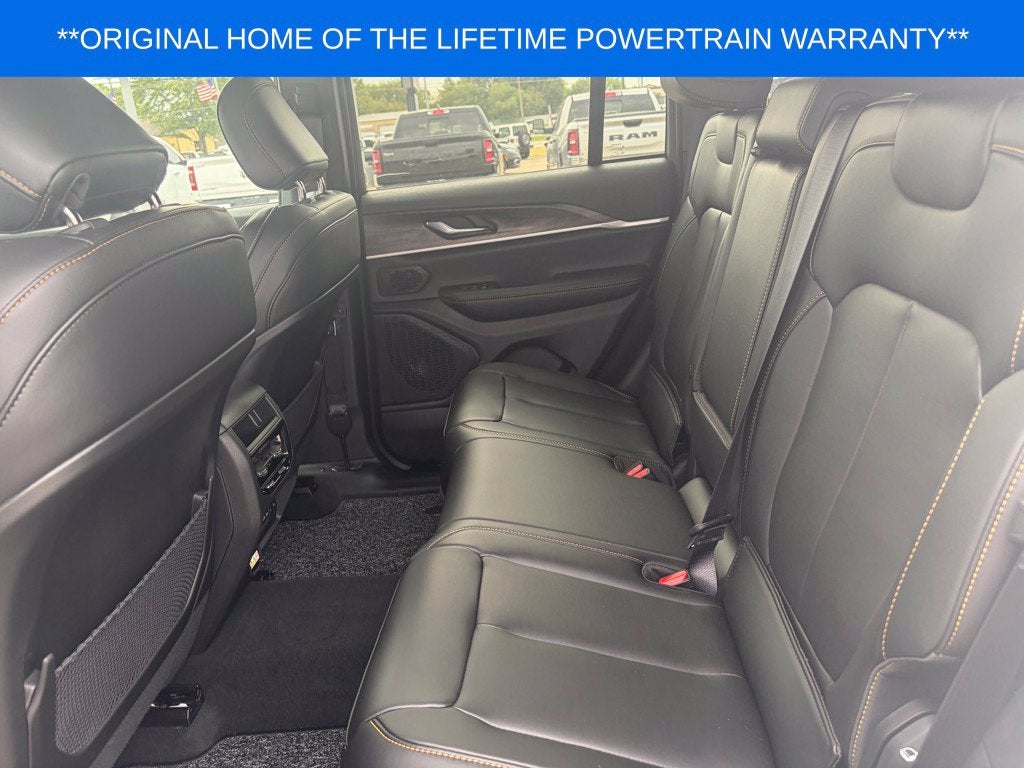 2026 Jeep Grand Cherokee Base