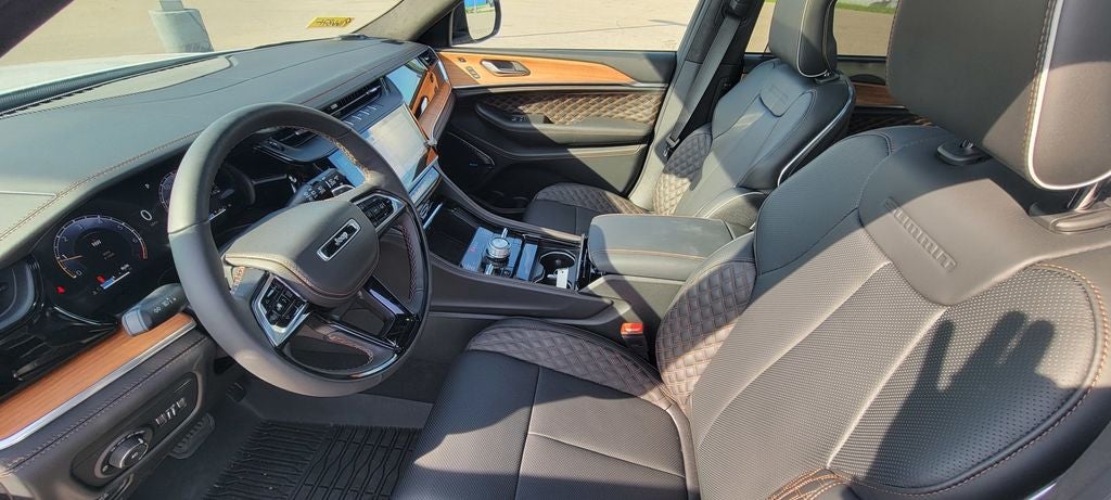 2026 Jeep Grand Cherokee Summit