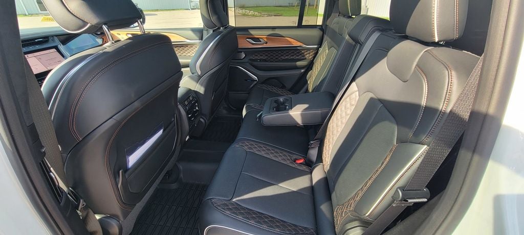 2026 Jeep Grand Cherokee Summit