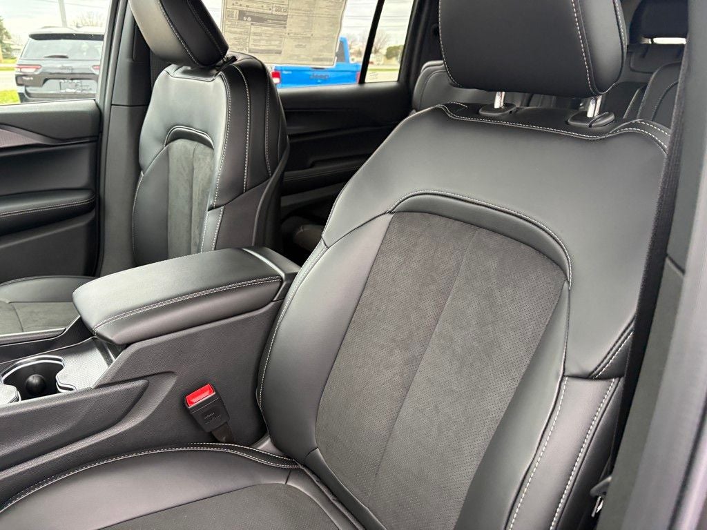 2025 Jeep Grand Cherokee L Altitude X