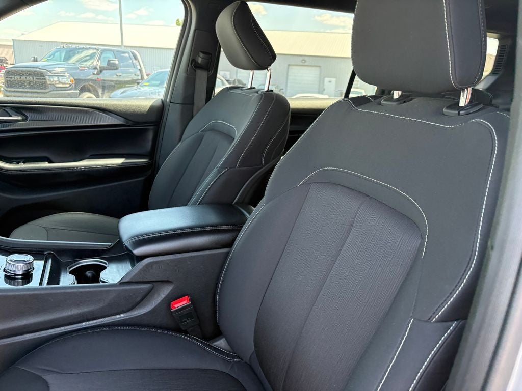 2024 Jeep Grand Cherokee L Laredo