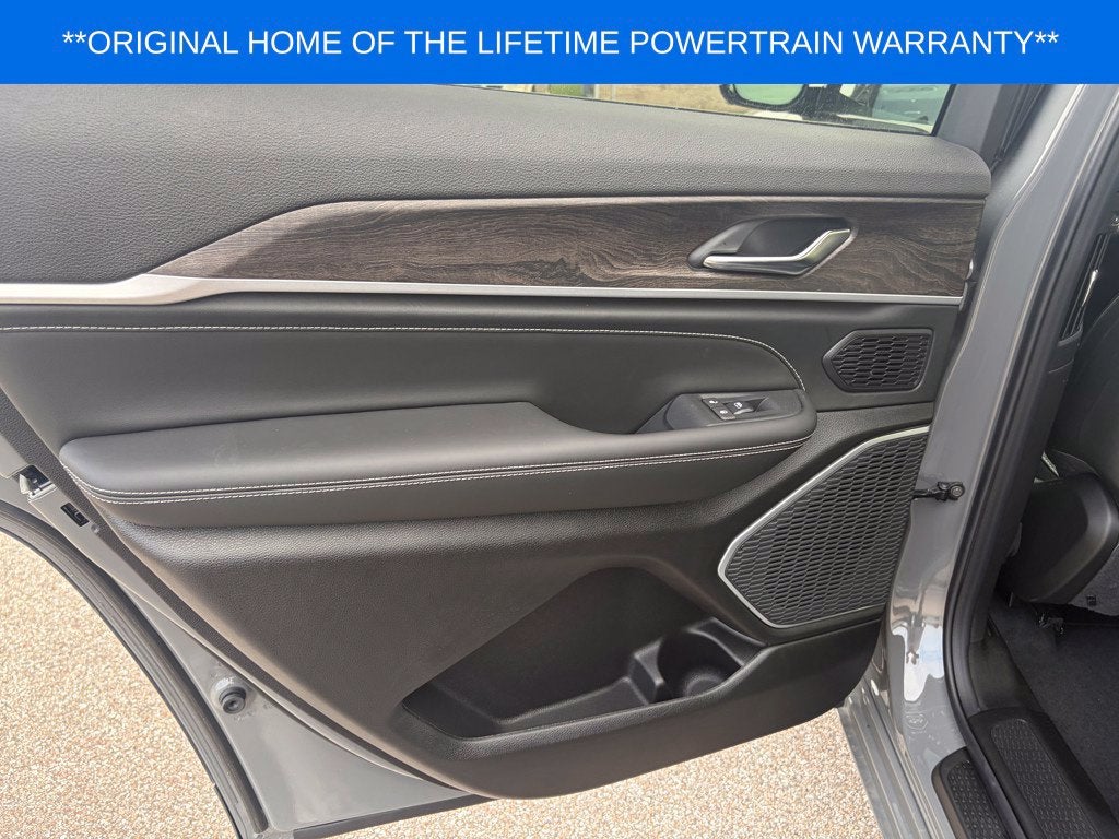 2027 Jeep Grand Cherokee L Limited Reserve