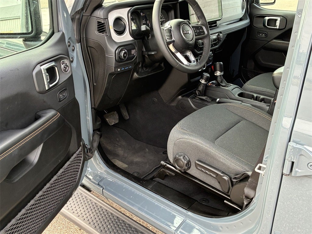 2025 Jeep Wrangler Sahara 4xe