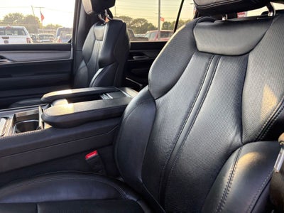 2025 Jeep Wagoneer Base