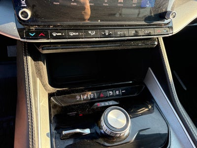 2025 Jeep Wagoneer Base