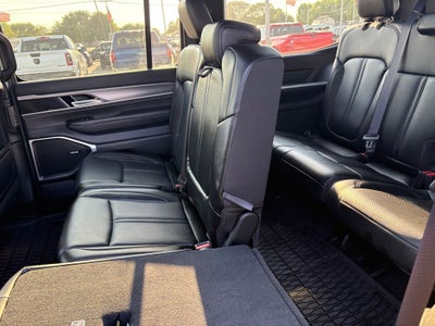 2025 Jeep Wagoneer Base