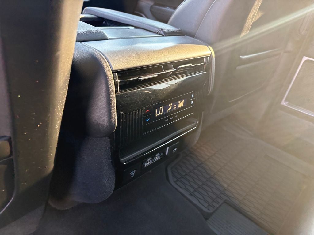 2025 Jeep Wagoneer Base