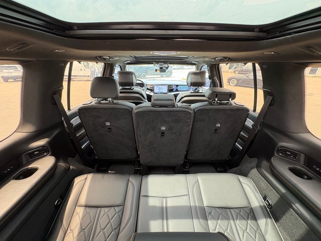 2022 Jeep Grand Wagoneer Series III