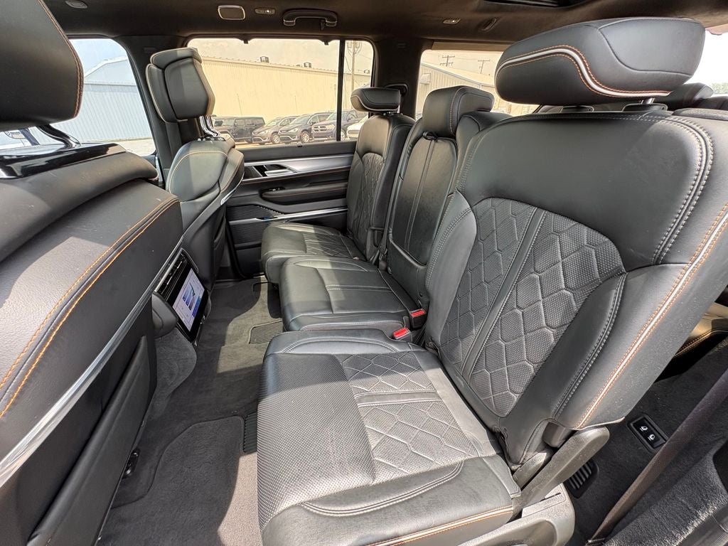 2022 Jeep Grand Wagoneer Series III