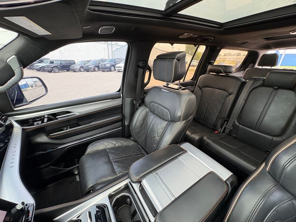 2022 Jeep Grand Wagoneer Series III