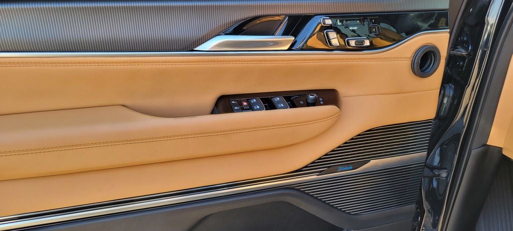 2025 Jeep Grand Wagoneer Series III