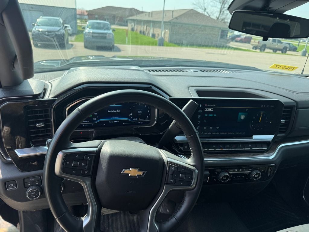 2025 Chevrolet Silverado 1500 LT LT1