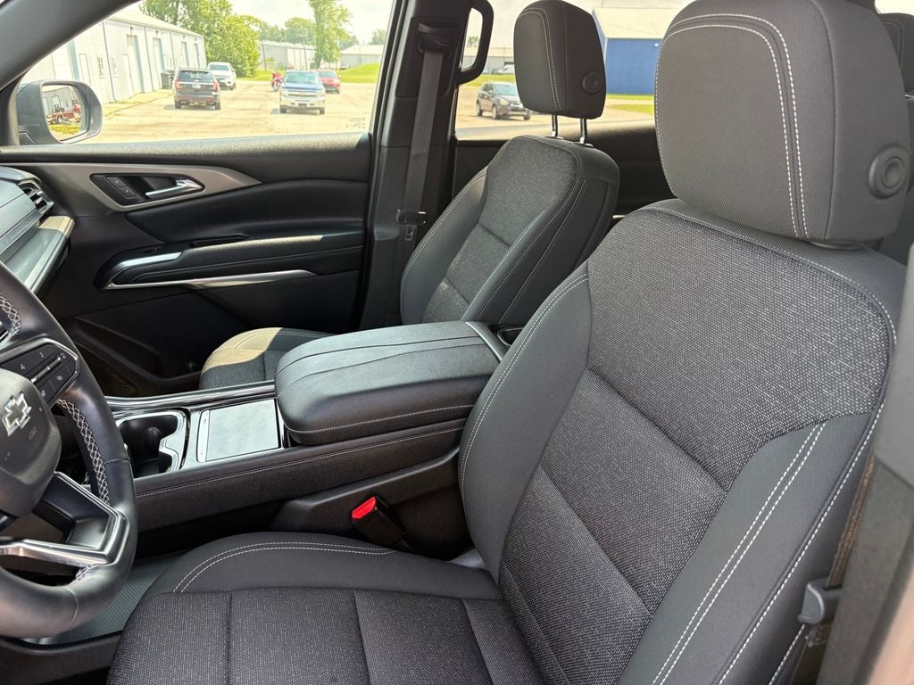 2024 Chevrolet Traverse LS