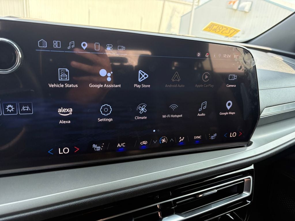 2024 Chevrolet Traverse LS