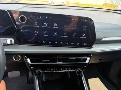 2024 Chevrolet Traverse LS