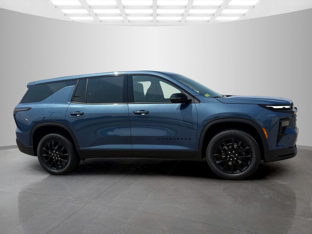 2024 Chevrolet Traverse LS
