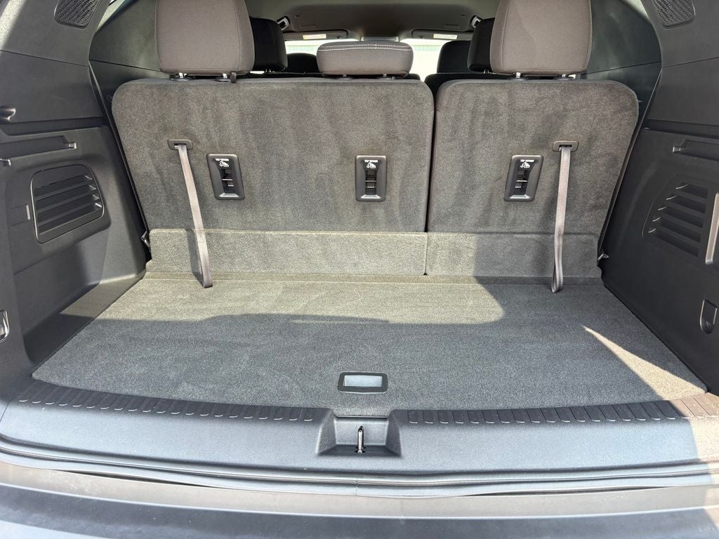 2024 Chevrolet Traverse LS