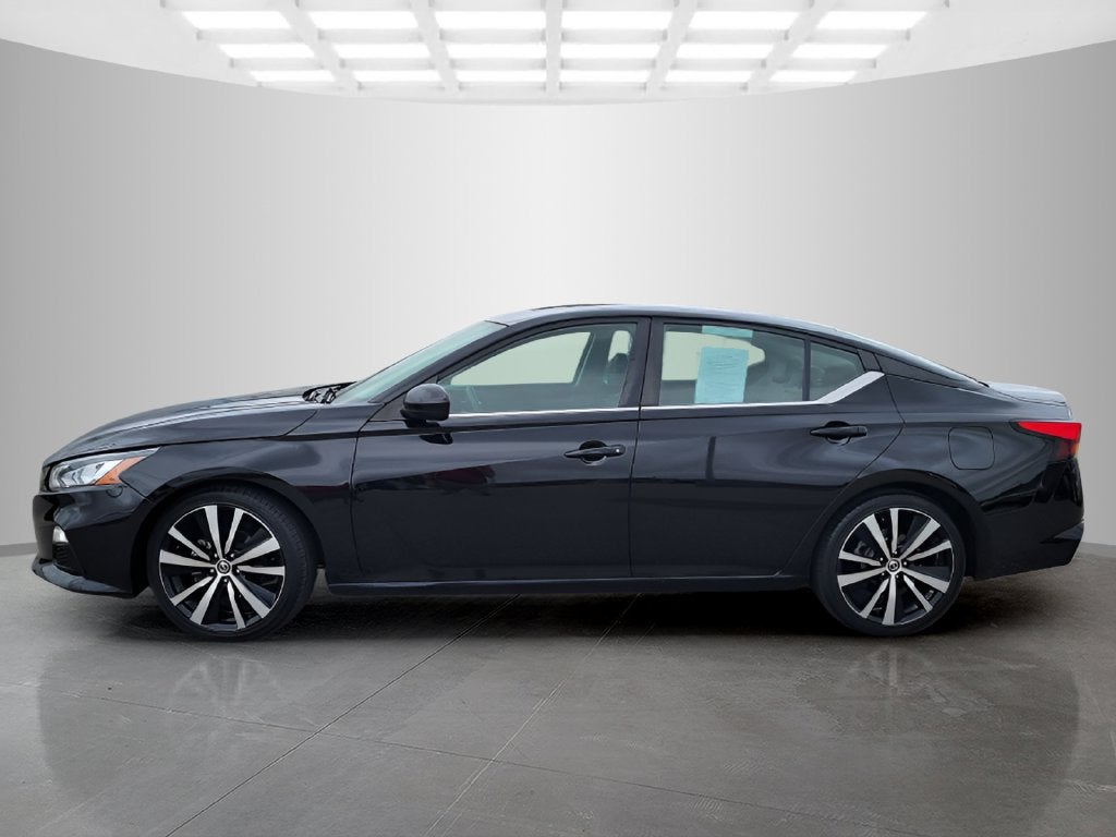 Used 2022 Nissan Altima SR with VIN 1N4BL4CV9NN314972 for sale in Franklin, IN