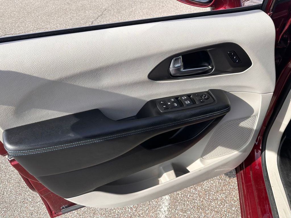 2021 Chrysler Pacifica Touring L