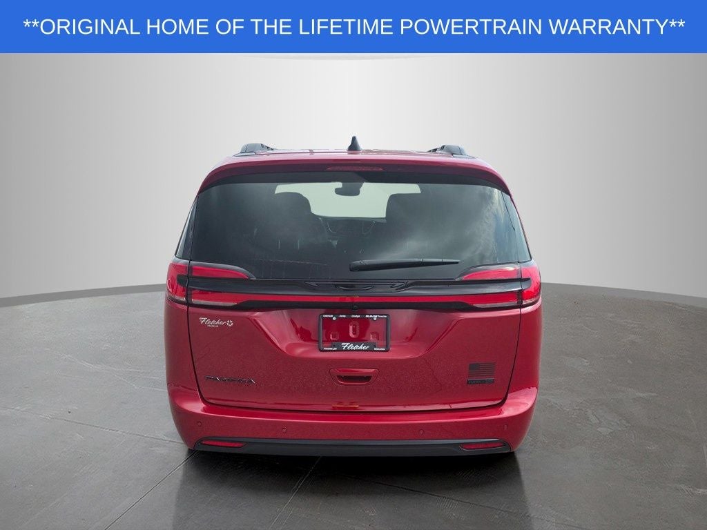 2027 Chrysler Pacifica Select