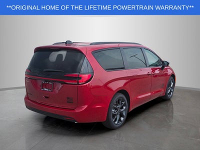 2027 Chrysler Pacifica Select