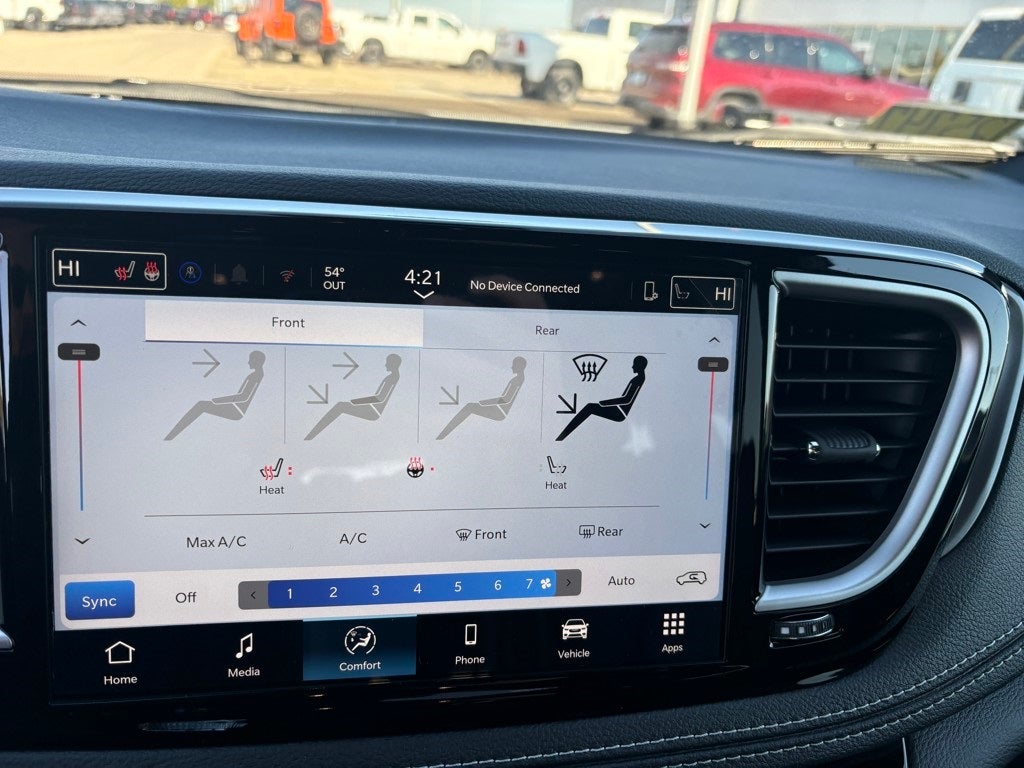 2026 Chrysler Pacifica Select