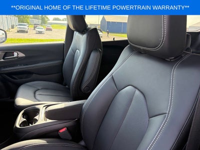 2027 Chrysler Pacifica Select