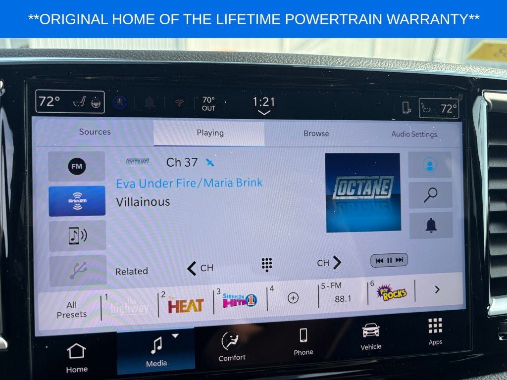 2027 Chrysler Pacifica Select