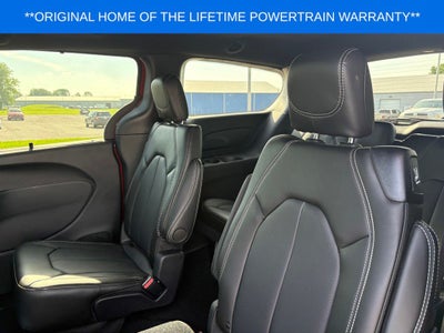 2027 Chrysler Pacifica Select