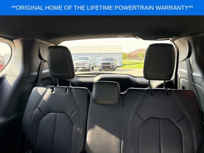 2027 Chrysler Pacifica Select
