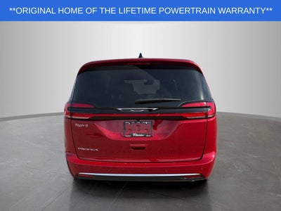 2027 Chrysler Pacifica Select