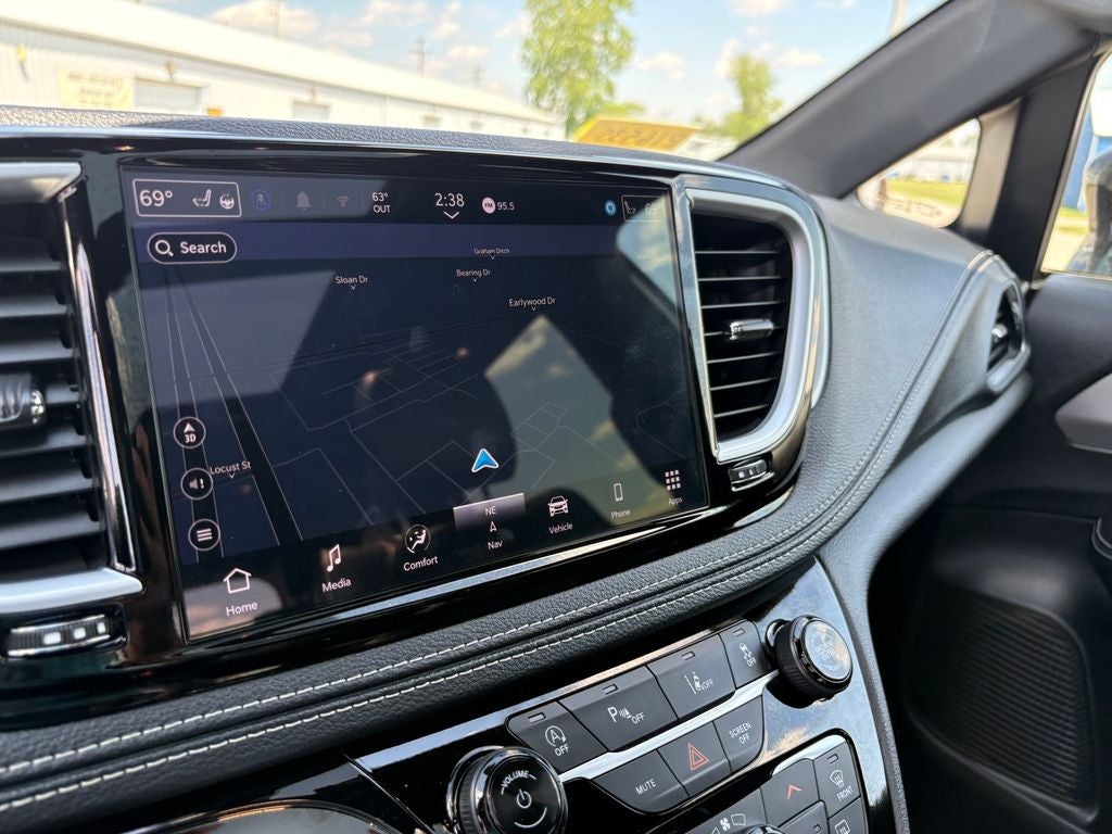 2025 Chrysler Pacifica Limited