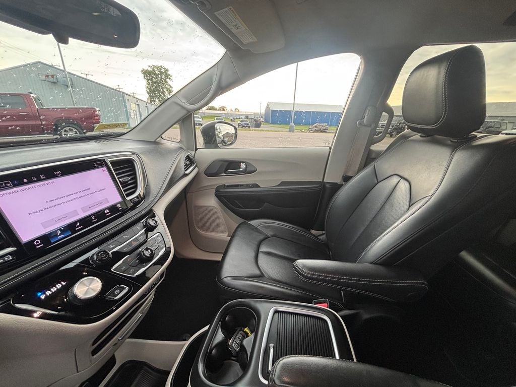 2023 Chrysler Pacifica Hybrid Touring L