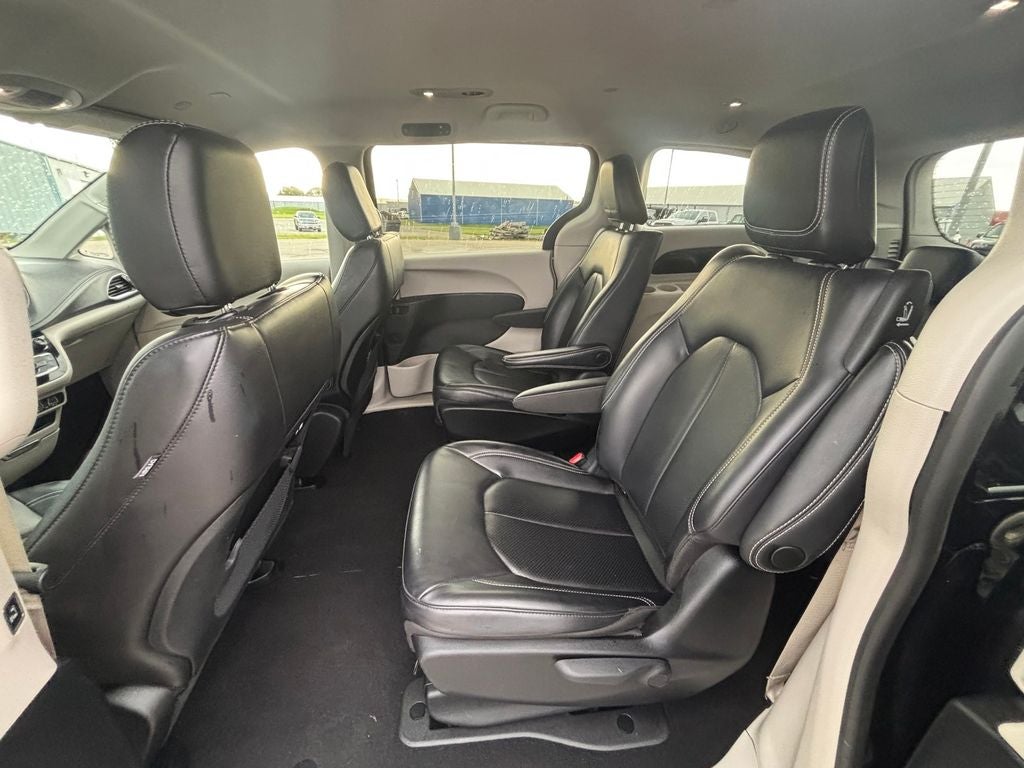 2023 Chrysler Pacifica Hybrid Touring L