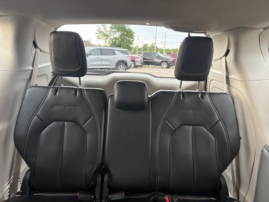 2023 Chrysler Pacifica Hybrid Touring L