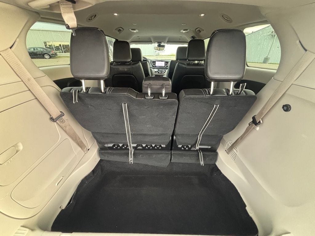 2023 Chrysler Pacifica Hybrid Touring L
