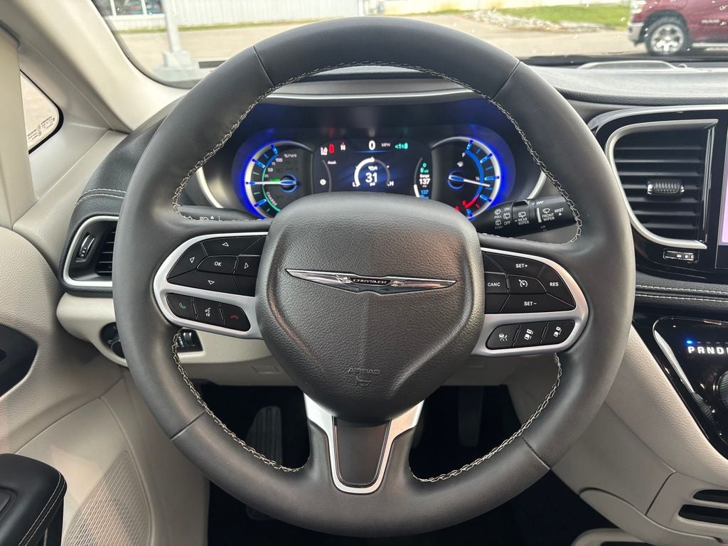 2023 Chrysler Pacifica Hybrid Touring L