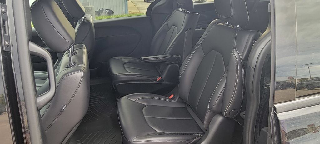 2022 Chrysler Pacifica Hybrid Touring L
