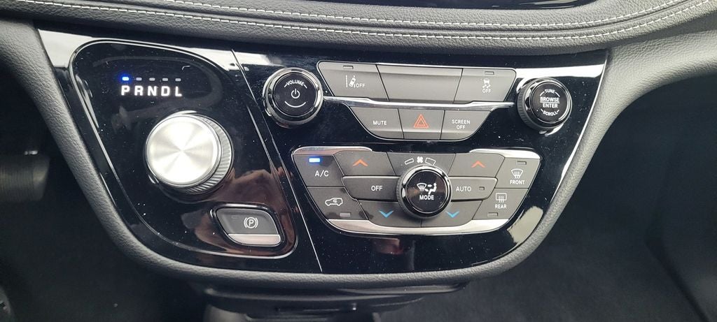 2022 Chrysler Pacifica Hybrid Touring L