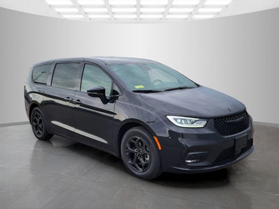 2022 Chrysler Pacifica Hybrid Touring L